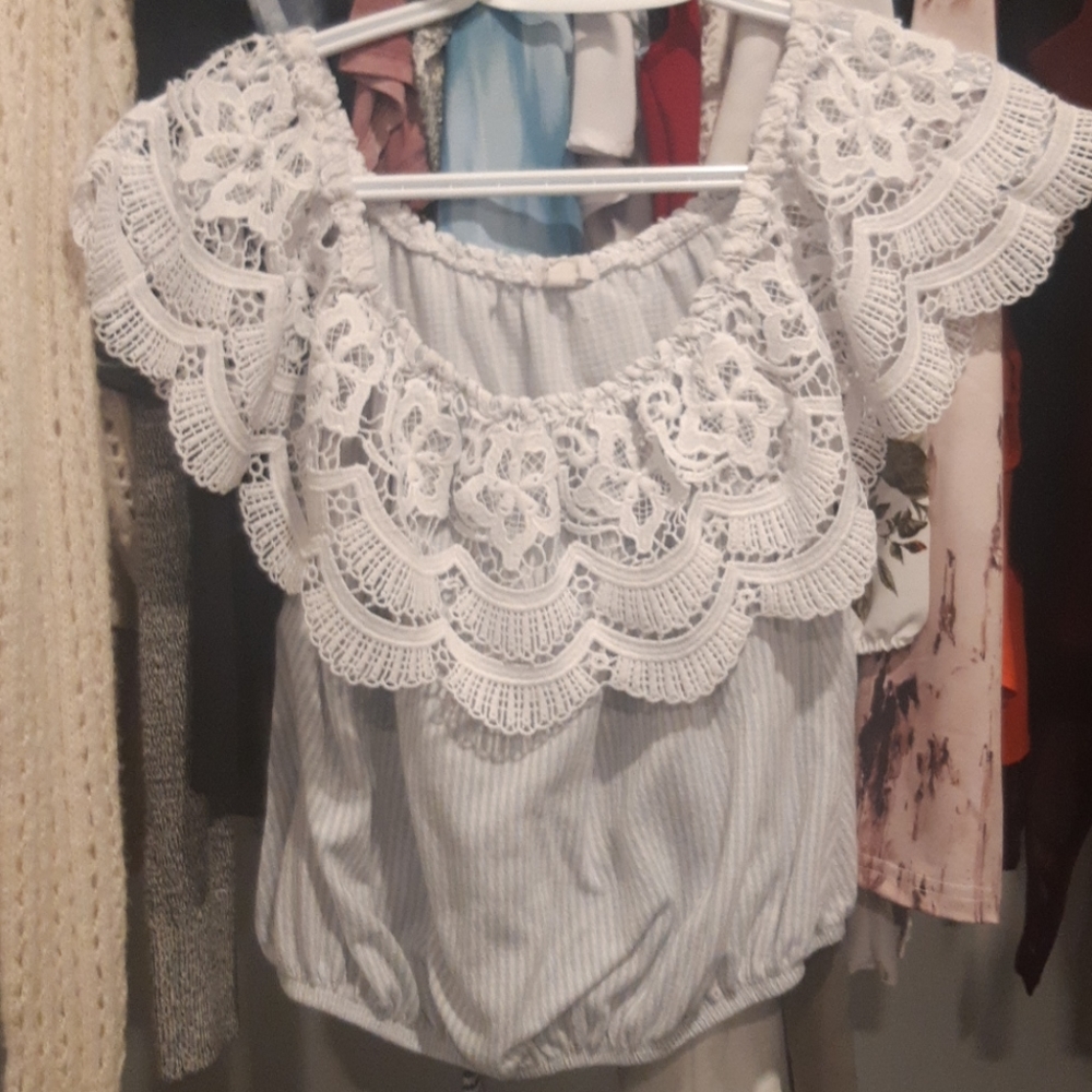 Off shoulder shirt
